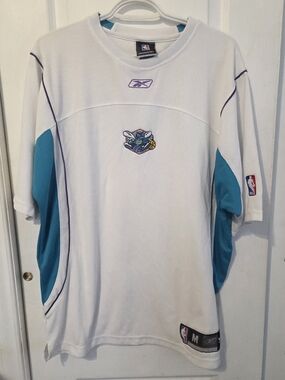 Reebok Vintage Shooting Shirt Charlotte Hornets Short Sleeve Tee Size Medium